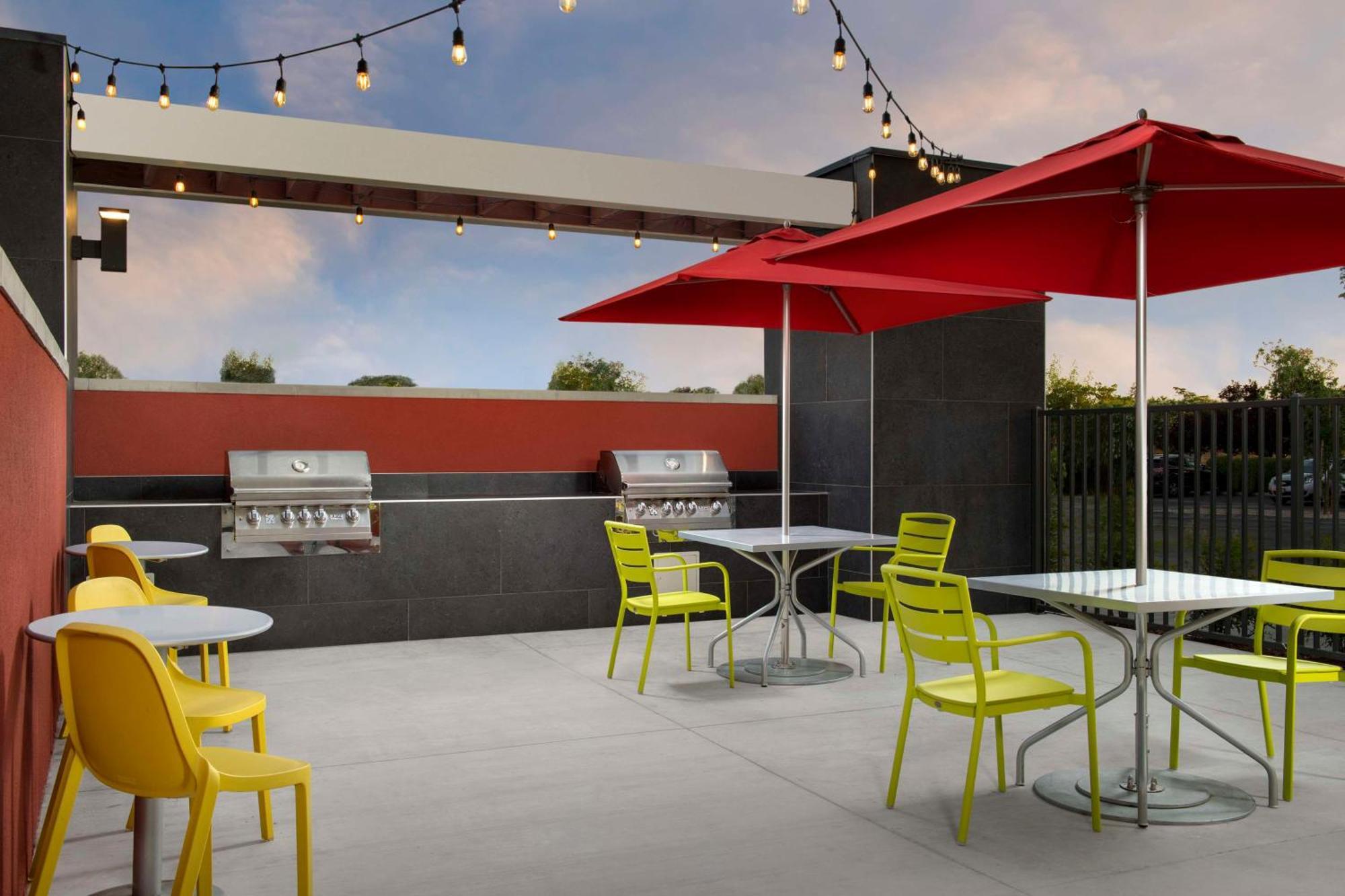 Home2 Suites By Hilton Clovis Fresno Airport Экстерьер фото